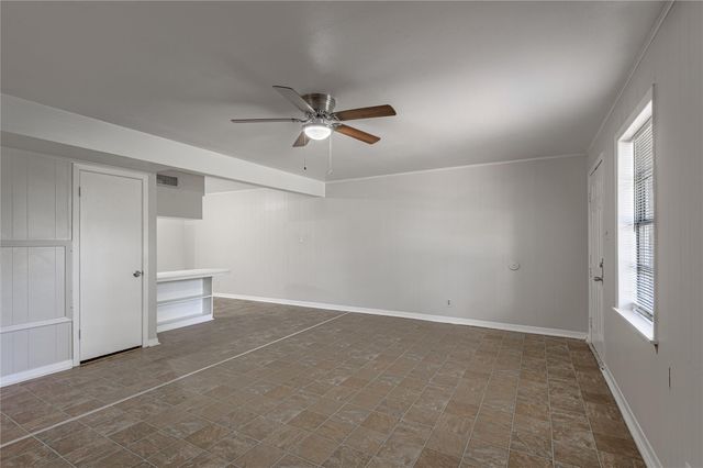 525 12th Street 7, Huntsville, TX 77340