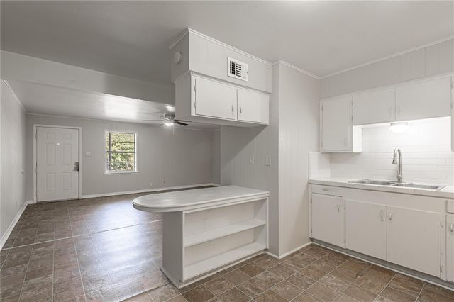 525 12th Street 7, Huntsville, TX 77340