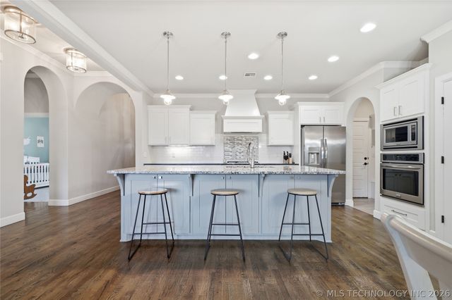 222 W 128th Place S, Jenks, OK 74008