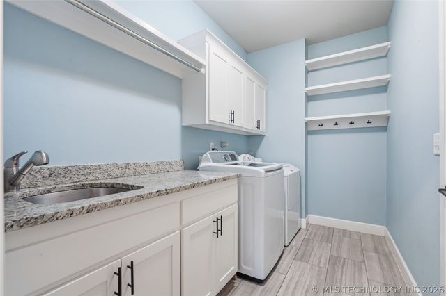 222 W 128th Place S, Jenks, OK 74008