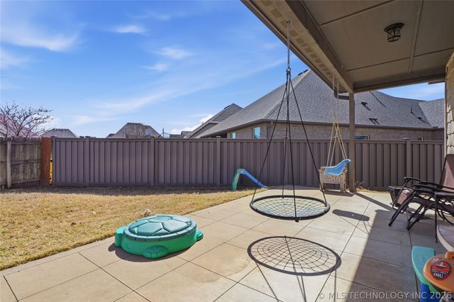 222 W 128th Place S, Jenks, OK 74008
