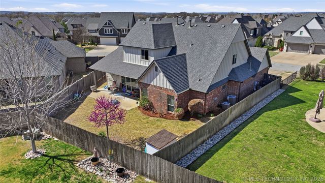 222 W 128th Place S, Jenks, OK 74008