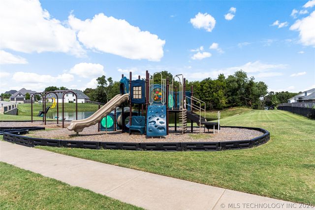 222 W 128th Place S, Jenks, OK 74008