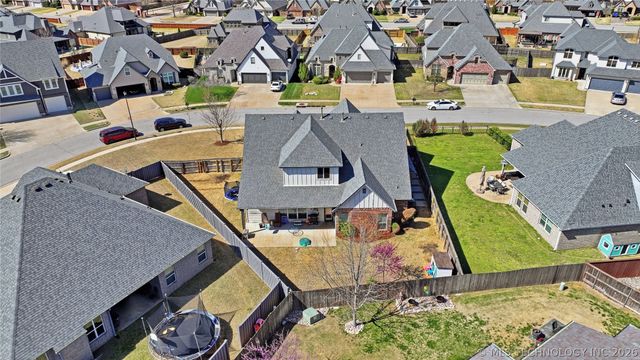 222 W 128th Place S, Jenks, OK 74008