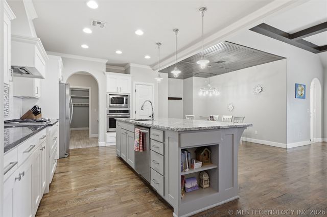 222 W 128th Place S, Jenks, OK 74008