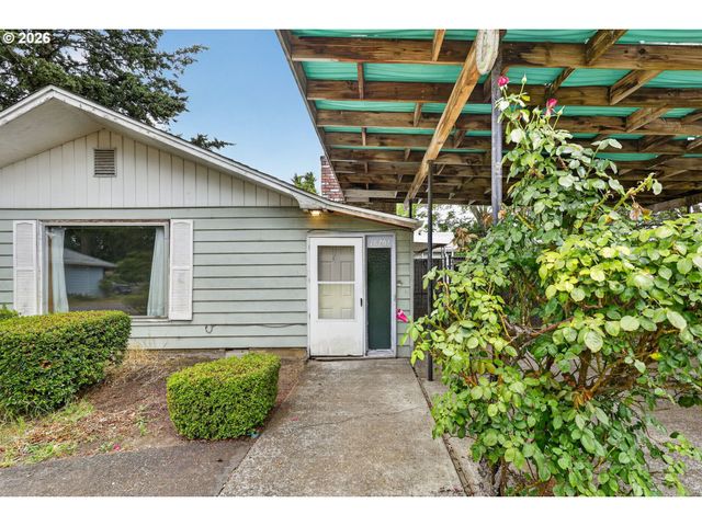16701 Se STEPHENS St, Portland, OR 97233