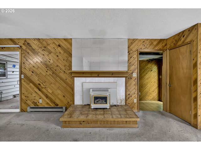 16701 Se STEPHENS St, Portland, OR 97233