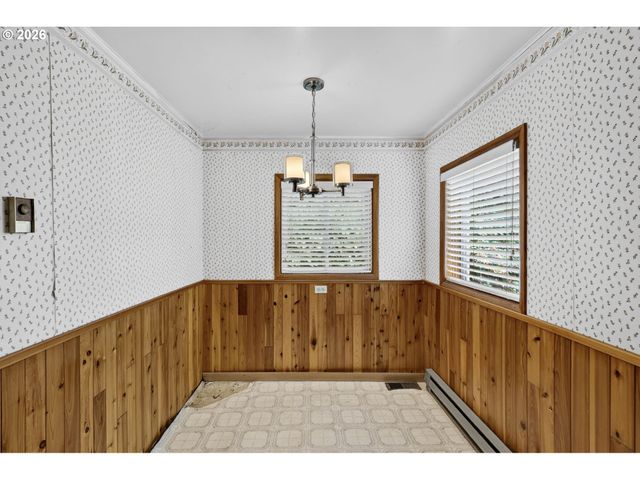 16701 Se STEPHENS St, Portland, OR 97233