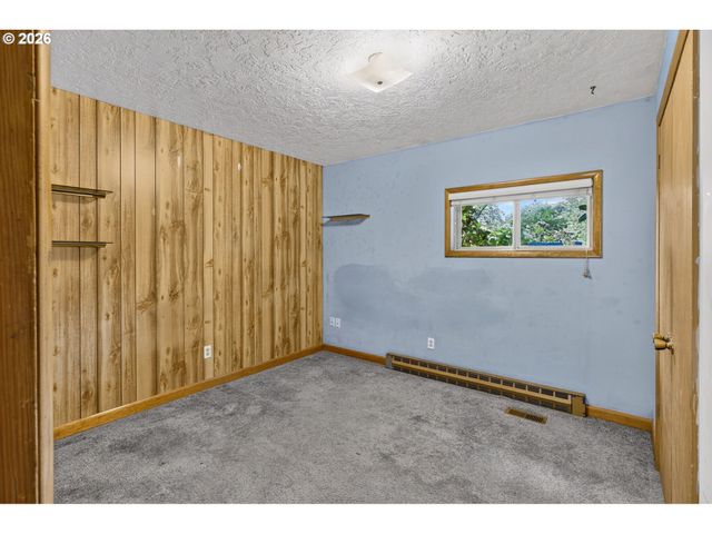 16701 Se STEPHENS St, Portland, OR 97233