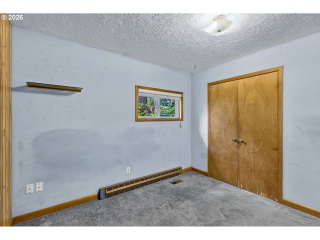 16701 Se STEPHENS St, Portland, OR 97233