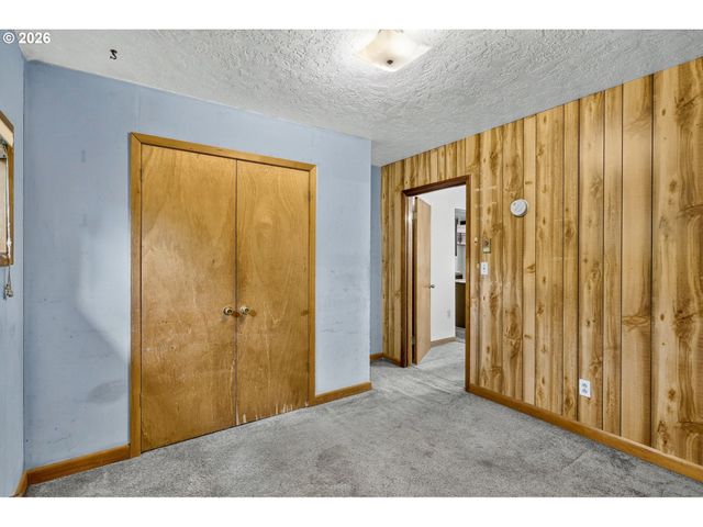 16701 Se STEPHENS St, Portland, OR 97233