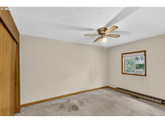 16701 Se STEPHENS St, Portland, OR 97233