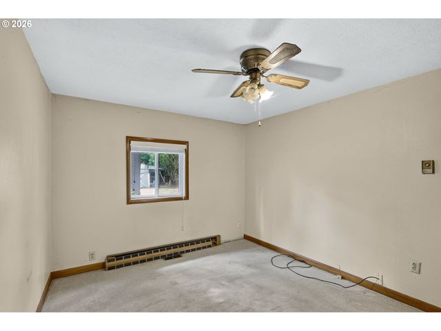 16701 Se STEPHENS St, Portland, OR 97233