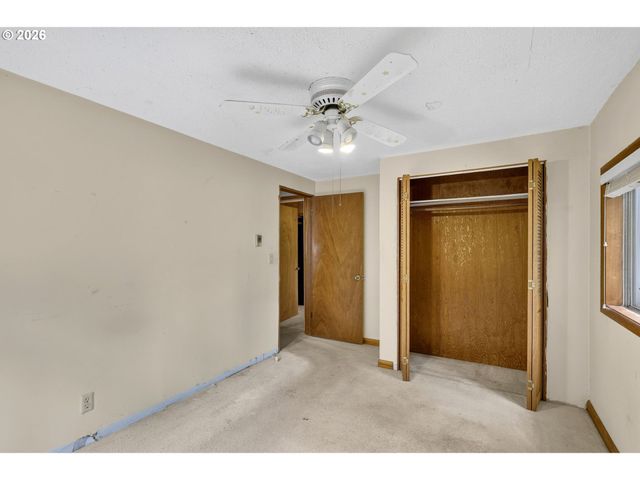 16701 Se STEPHENS St, Portland, OR 97233