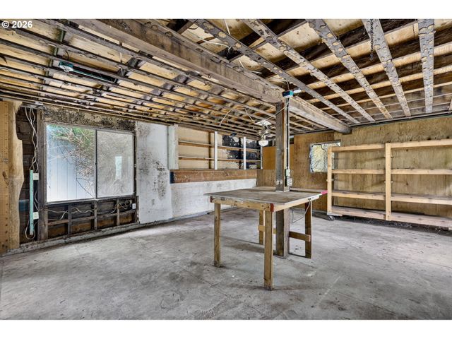 16701 Se STEPHENS St, Portland, OR 97233