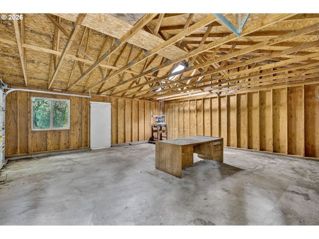 16701 Se STEPHENS St, Portland, OR 97233