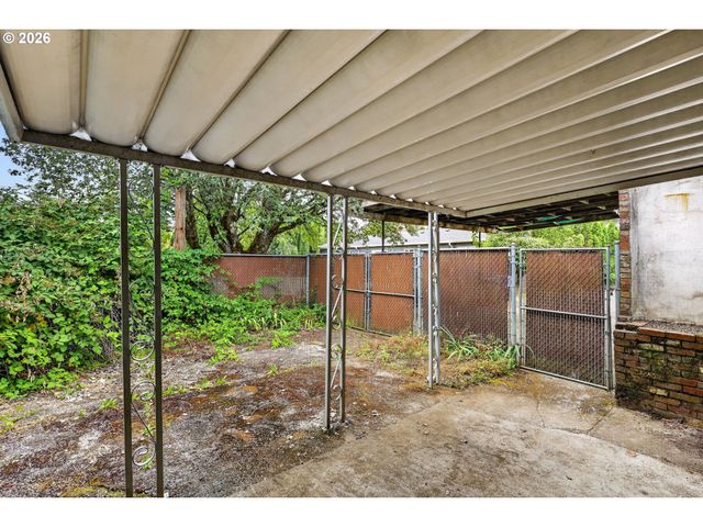 16701 Se STEPHENS St, Portland, OR 97233