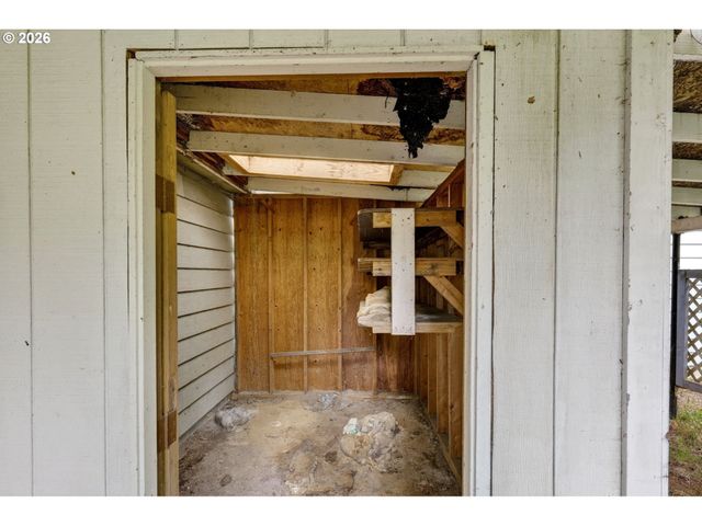 16701 Se STEPHENS St, Portland, OR 97233