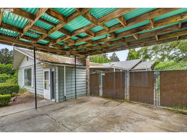 16701 Se STEPHENS St, Portland, OR 97233