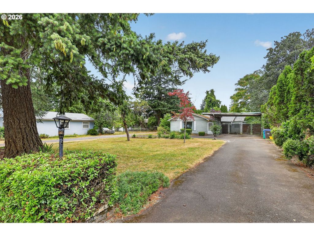 16701 Se STEPHENS St, Portland, OR 97233