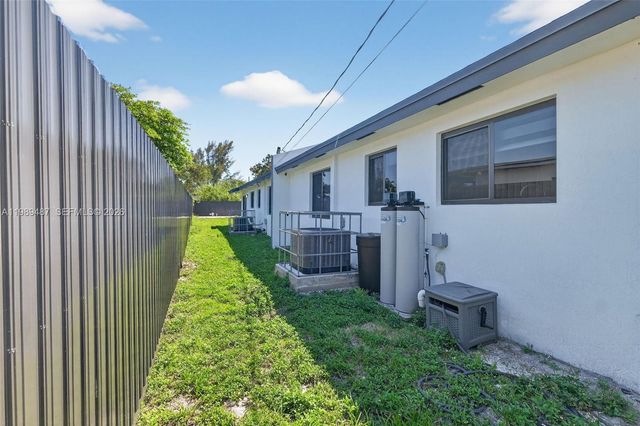 2490 NW 44th St 2490, Miami, FL 33142