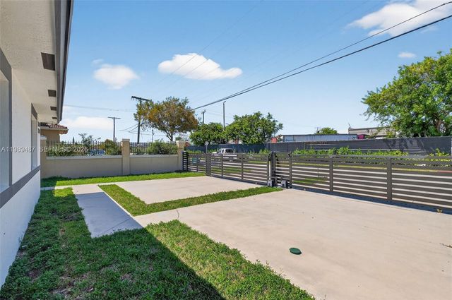 2490 NW 44th St 2490, Miami, FL 33142