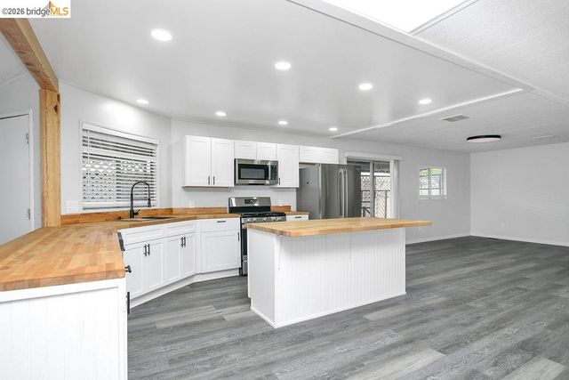 1 Mark Lane, Antioch, CA 94509