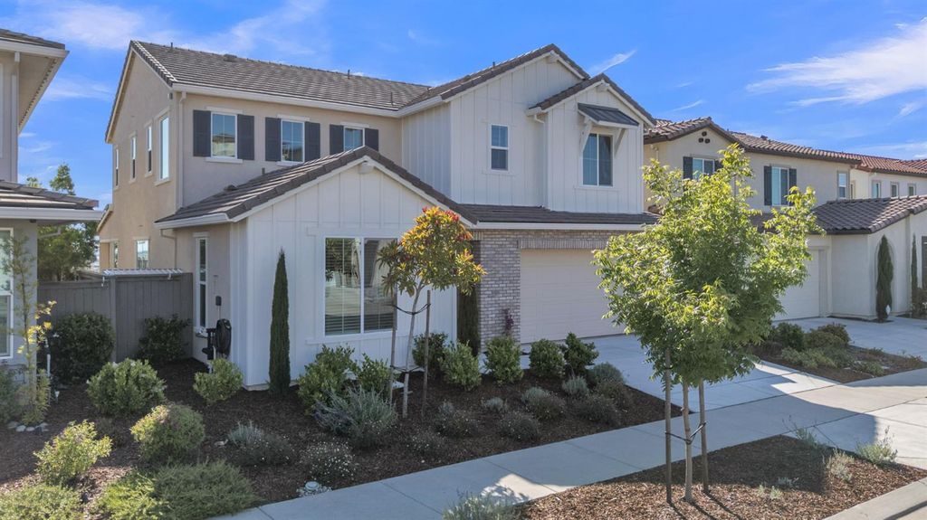 3241 Wildland Ct, Folsom, CA 95630