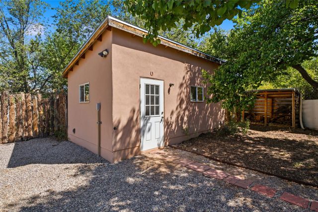 1919 San Ildefonso Road, Santa Fe, NM 87505