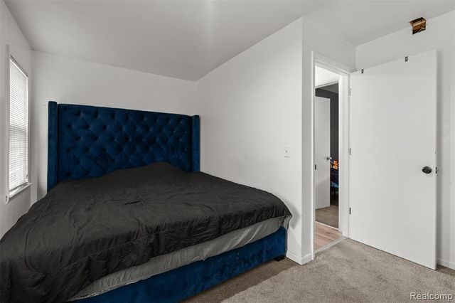 22355 Curie Avenue, Warren, MI 48091