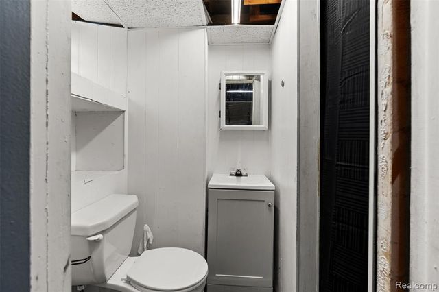 22355 Curie Avenue, Warren, MI 48091