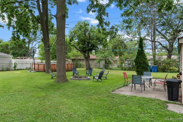 22355 Curie Avenue, Warren, MI 48091