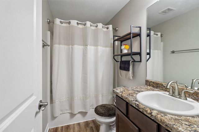 1607 NE 2nd Street, Stuart, IA 50250
