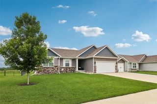 1607 NE 2nd Street, Stuart, IA 50250