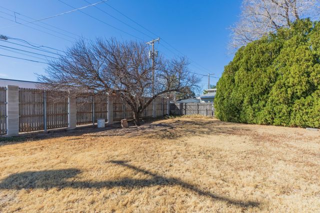 2106 3RD Avenue, Canyon, TX 79015