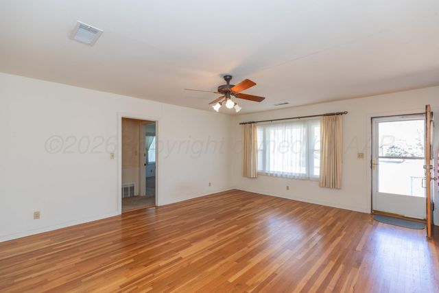 2106 3RD Avenue, Canyon, TX 79015