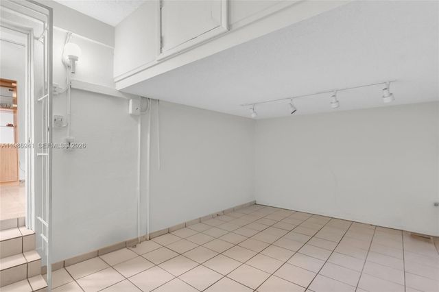 1081 SW 63rd Ave, West Miami, FL 33144