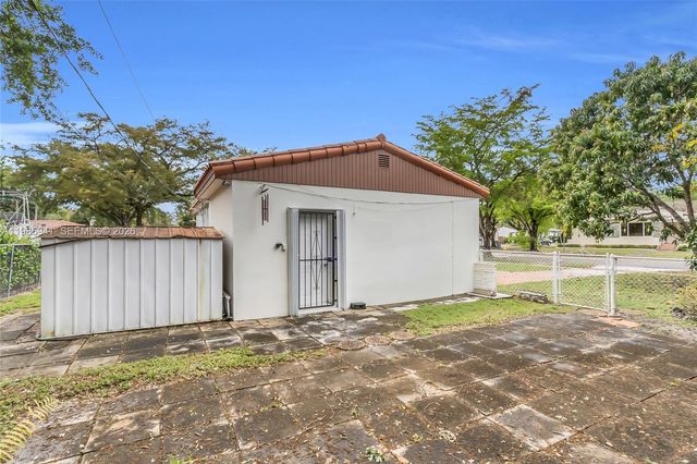 1081 SW 63rd Ave, West Miami, FL 33144