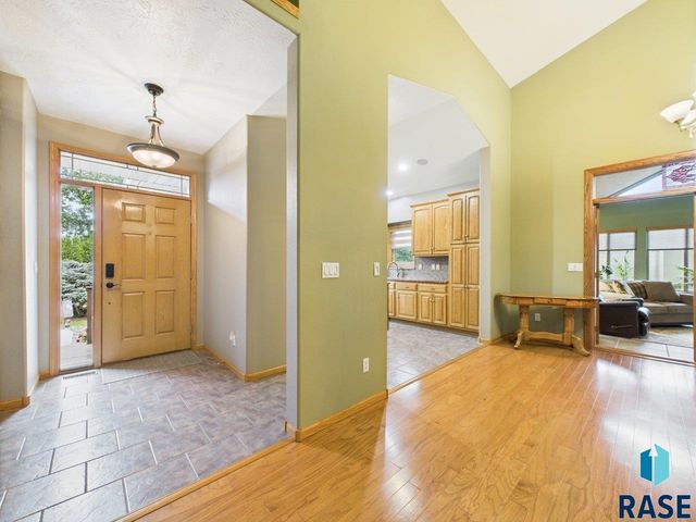 605 S Palmer Dr Drive, Brandon, SD 57005