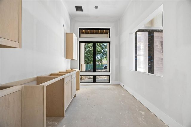 9050 Elizabeth Road, Houston, TX 77055