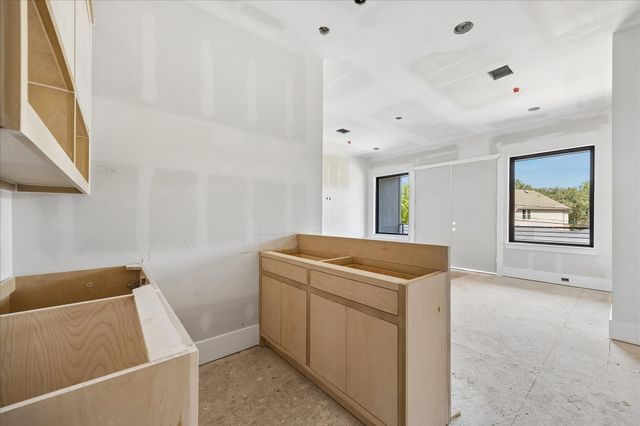 9050 Elizabeth Road, Houston, TX 77055
