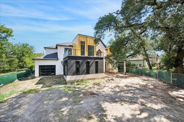 9050 Elizabeth Road, Houston, TX 77055