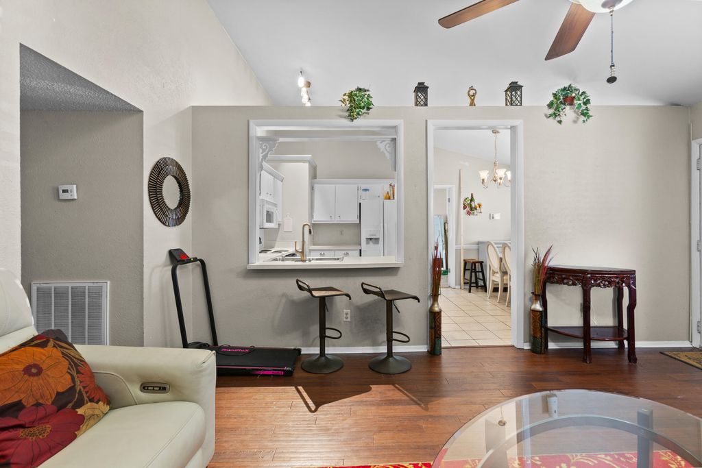 Image 5 of property listing at 153 Tabby Creek Circle, Summerville, SC 29486