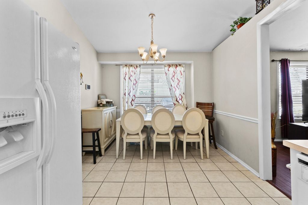 Image 6 of property listing at 153 Tabby Creek Circle, Summerville, SC 29486