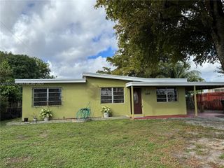 2620 SW 53rd Ave, West Park, FL 33023