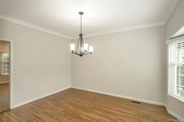 22 Duke Of Gloucest, Manhasset, NY 11030