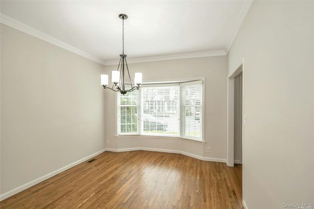 22 Duke Of Gloucest, Manhasset, NY 11030