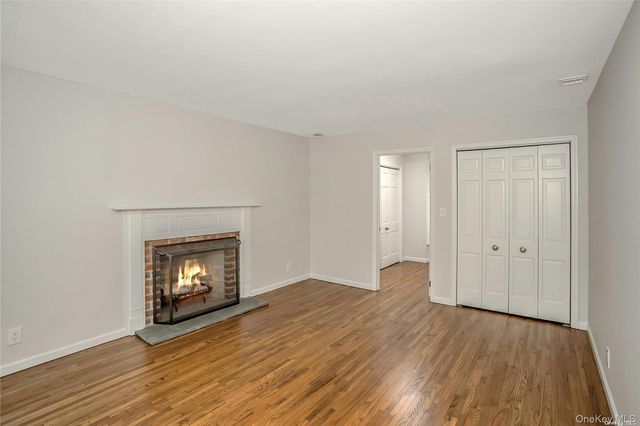 22 Duke Of Gloucest, Manhasset, NY 11030