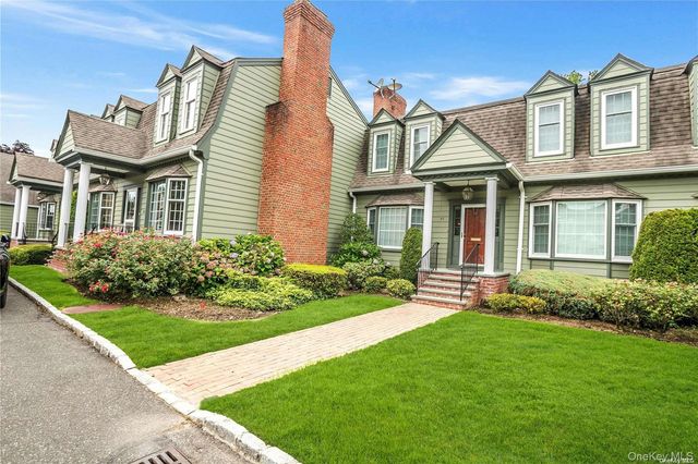 22 Duke Of Gloucest, Manhasset, NY 11030