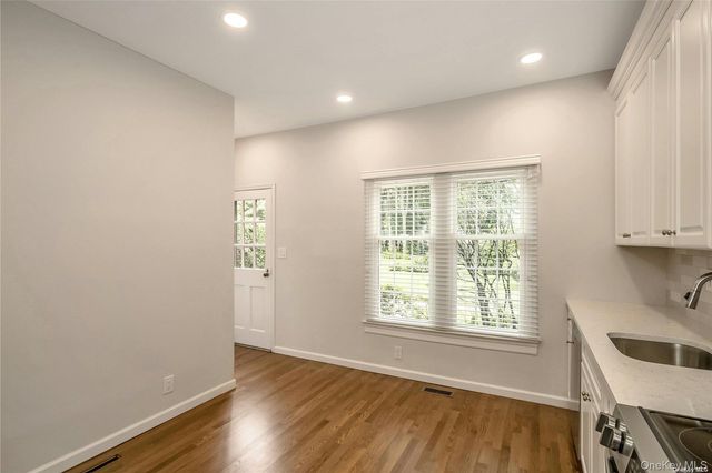 22 Duke Of Gloucest, Manhasset, NY 11030